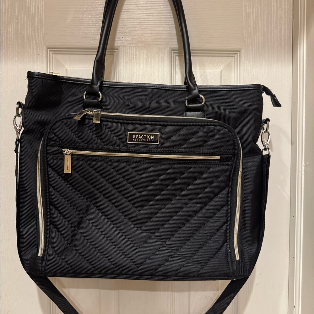 Kenneth Cole Reaction Chelsea Chevron 15 inch Laptop/ Tablet tablet tote bag